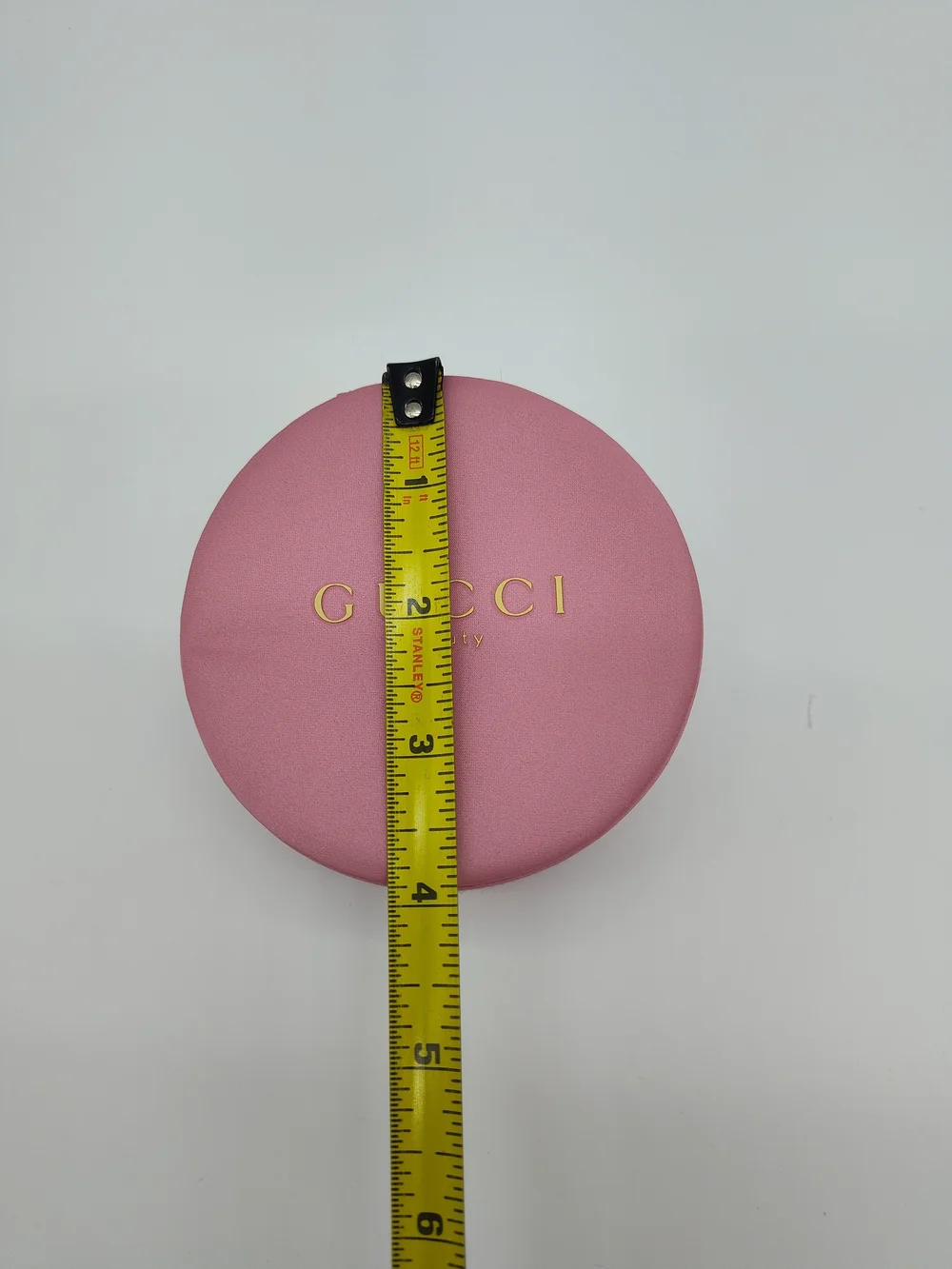 GUCCI Beauty Pink Round Jewelry Case Travel Zip Beauty Collectible NWT